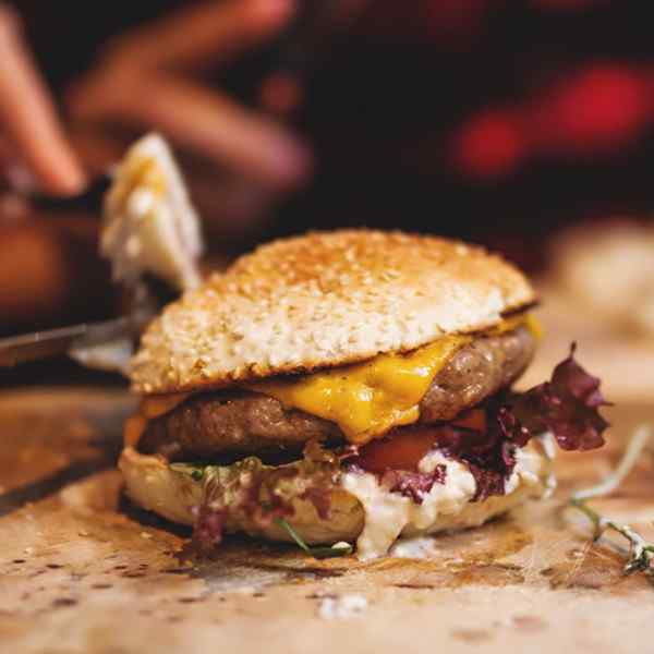 https://ridgeriverwhiskey.com/wp-content/uploads/2017/05/inner_cell_burger_1.jpg