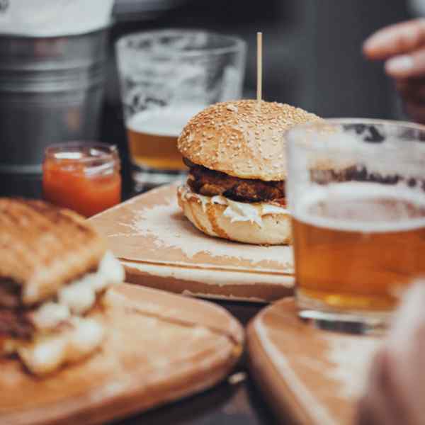 https://ridgeriverwhiskey.com/wp-content/uploads/2017/05/inner_cell_burger_2.jpg